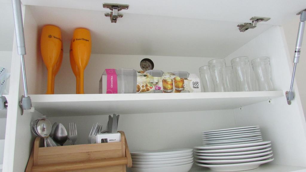 Lindo Apto No Barrabela, Todo Equipado, Com Arcondicionados Split Novos No Quarto E Na Sala, Limpissimo, Cheiroso, Novinho, Condominio Em Frente A Praia, Com Piscina Aquecida, Sauna, Quadra, Academia, Lavanderia, Salao De Beleza, Restaurantes, Mercad Rio de Janeiro Room photo